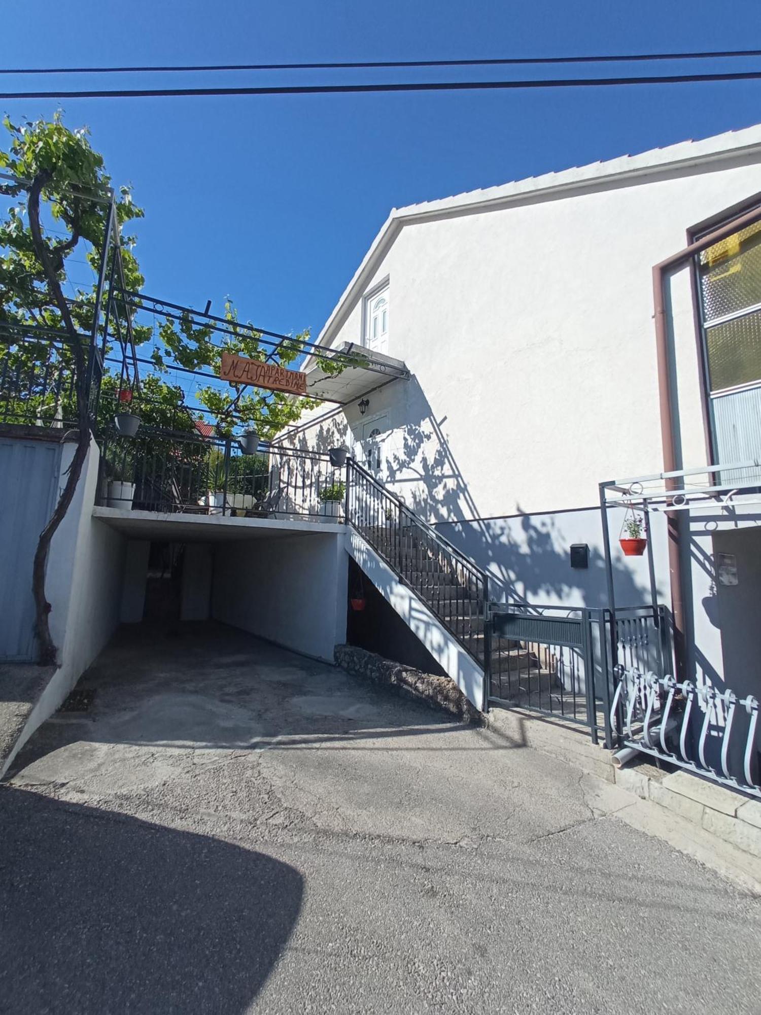 Apartman Maja トレビニエ エクステリア 写真
