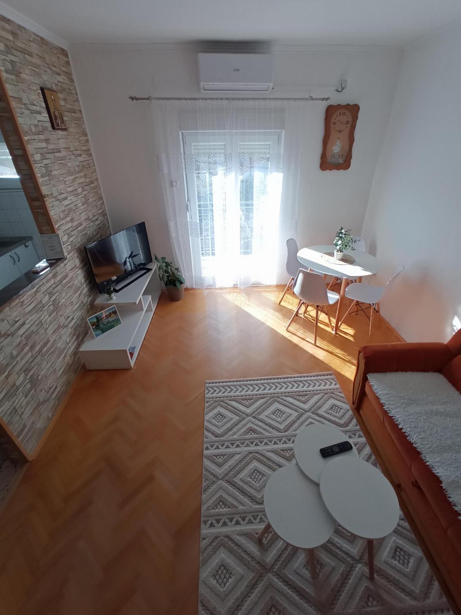 Apartman Maja トレビニエ エクステリア 写真